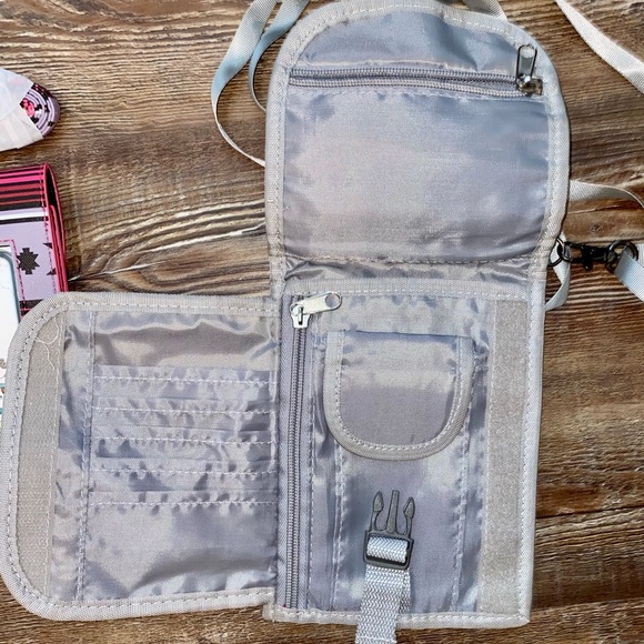 NWT SIMPLY SOUTHERN TOUCH SCREEN & KILLIANO LOT 2 CROSSBODY BAGS PURSES SHOULDER - Picture 6 of 7